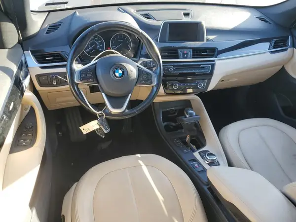 WBXHT3C36H5F70221 2017 BMW X1 - Image 8