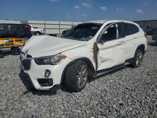 WBXHT3C36H5F73989 2017 BMW X1 - Image 1