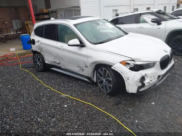 WBXHT3C36H5F74818 2017 BMW X1 - Image 1