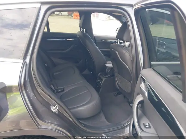 WBXHT3C36H5F81221 2017 BMW X1 - Image 8