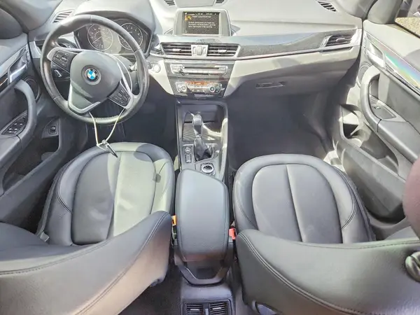 WBXHT3C36H5F81798 2017 BMW X1 - Image 8