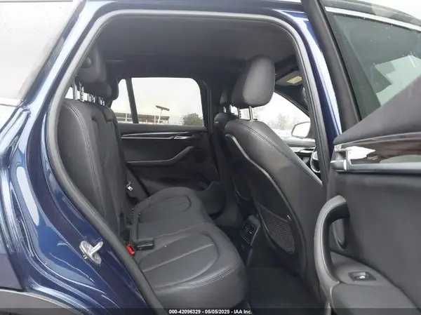 WBXHT3C36J3H30583 2018 BMW X1 - Image 8