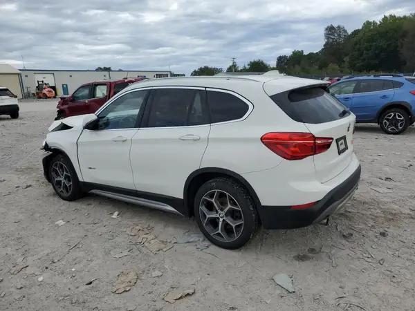 WBXHT3C36J5F88871 2018 BMW X1 - Image 2