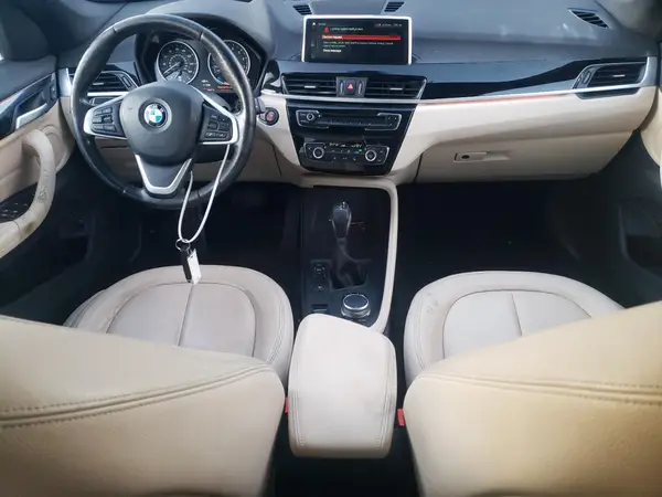 WBXHT3C36J5F89051 2018 BMW X1 - Image 8