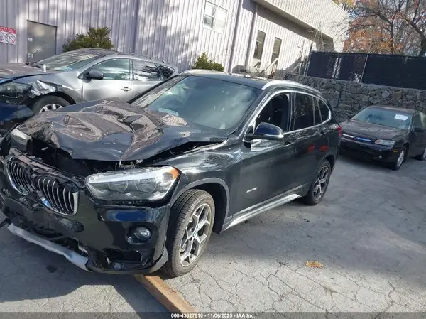 WBXHT3C36J5F89910 2018 BMW X1 - Image 2
