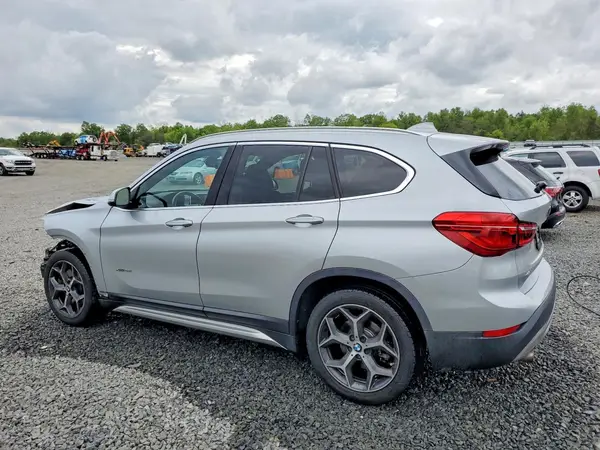 WBXHT3C36J5F93195 2018 BMW X1 - Image 2