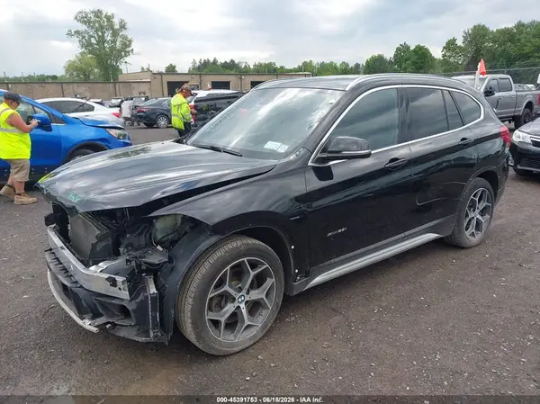WBXHT3C36J5K25869 2018 BMW X1 - Image 2