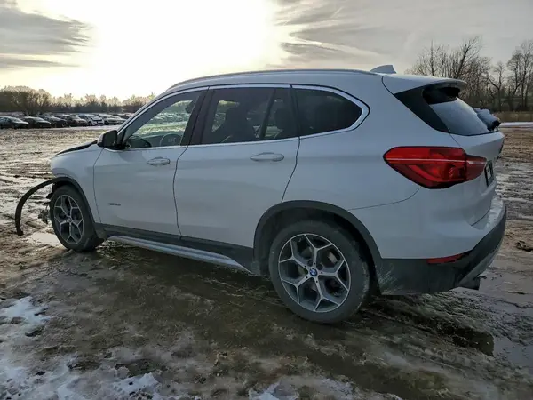 WBXHT3C36J5K26147 2018 BMW X1 - Image 2