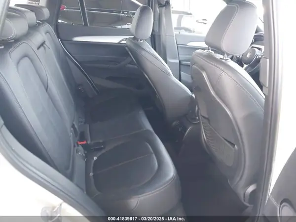 WBXHT3C36J5K26486 2018 BMW X1 - Image 8