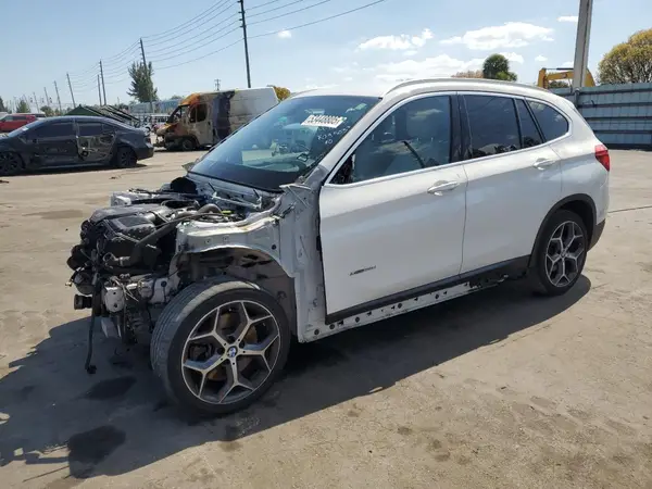 WBXHT3C36J5K29503 2018 BMW X1 - Image 1