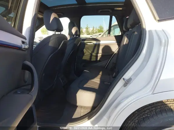 WBXHT3C36J5L27267 2018 BMW X1 - Image 8