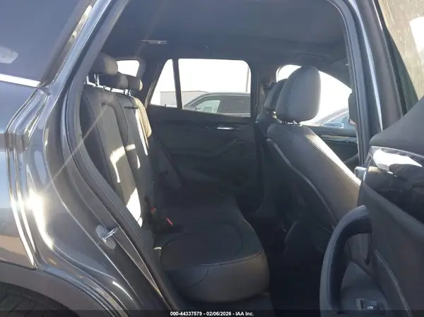 WBXHT3C36J5L28824 2018 BMW X1 - Image 8