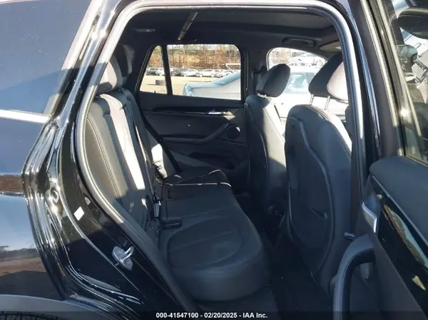 WBXHT3C36J5L29746 2018 BMW X1 - Image 8