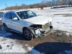 WBXHT3C36J5L30217 2018 BMW X1
