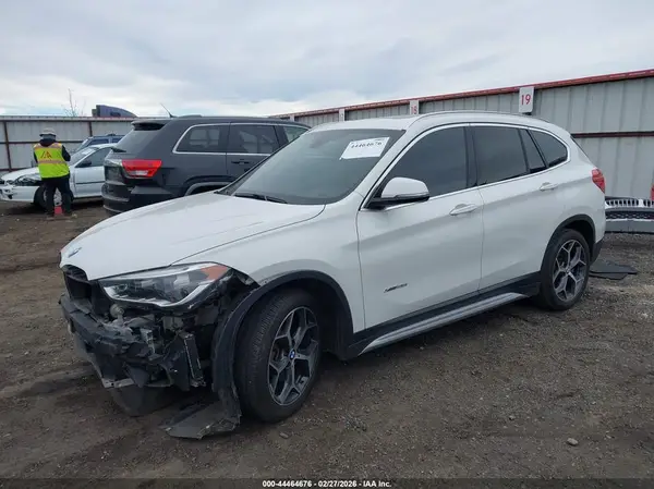 WBXHT3C37G5E50152 2016 BMW X1 - Image 2