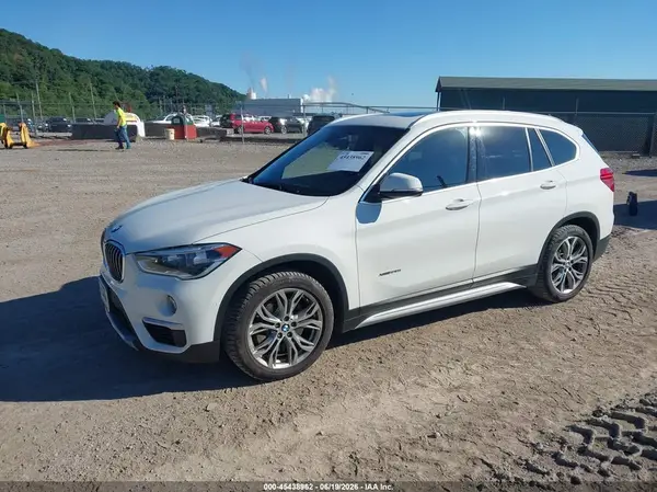 WBXHT3C37G5E50748 2016 BMW X1 - Image 2