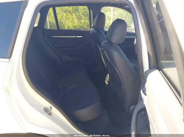 WBXHT3C37G5E50748 2016 BMW X1 - Image 8
