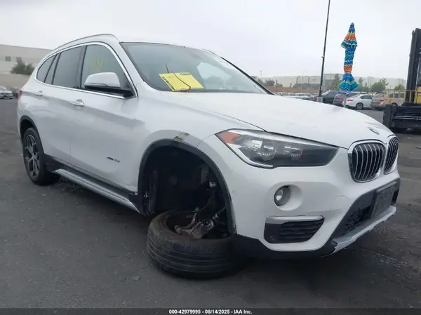 WBXHT3C37G5E52743 2016 BMW X1 - Image 1