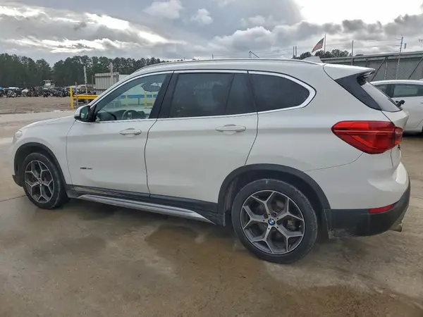 WBXHT3C37G5E54069 2016 BMW X1 - Image 2
