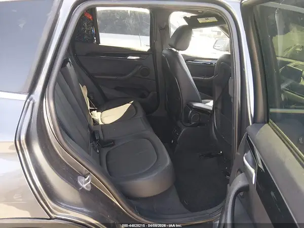WBXHT3C37GP880698 2016 BMW X1 - Image 8