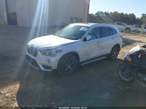 WBXHT3C37GP881608 2016 BMW X1 - Image 2