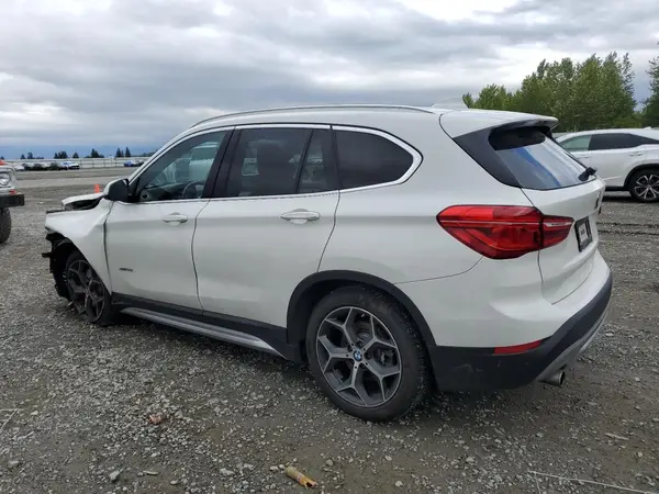 WBXHT3C37GP882189 2016 BMW X1 - Image 2