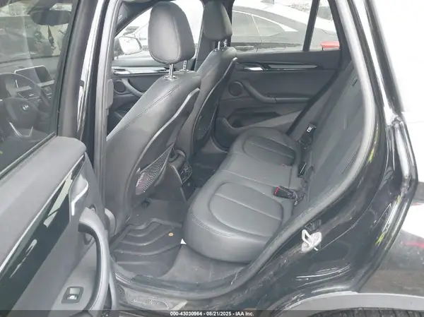 WBXHT3C37GP882595 2016 BMW X1 - Image 8