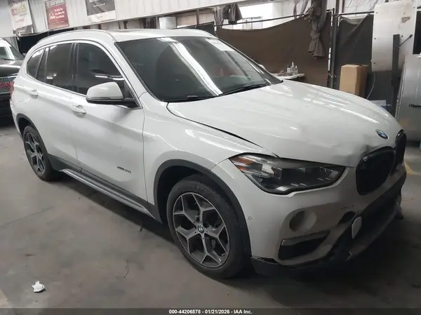 WBXHT3C37GP885402 2016 BMW X1 - Image 1