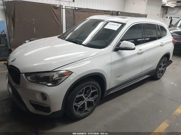 WBXHT3C37GP885402 2016 BMW X1 - Image 2