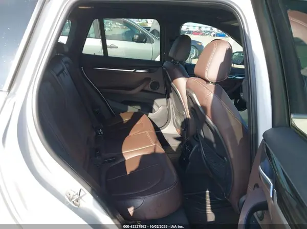 WBXHT3C37GP885559 2016 BMW X1 - Image 8