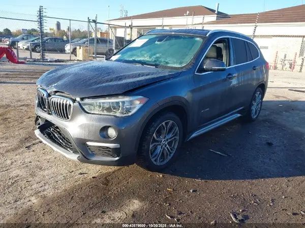 WBXHT3C37GP885996 2016 BMW X1 - Image 2