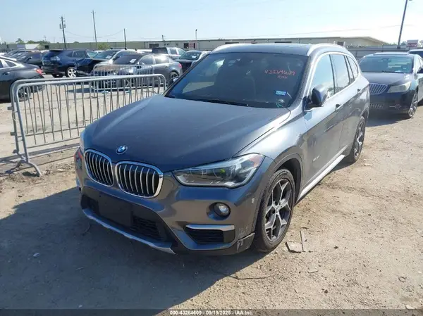 WBXHT3C37GP887277 2016 BMW X1 - Image 2