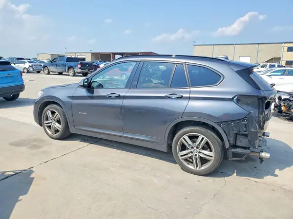 WBXHT3C37GP887697 2016 BMW X1 - Image 2