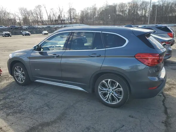WBXHT3C37GP888154 2016 BMW X1 - Image 2