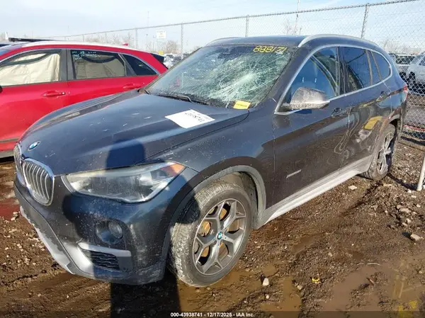WBXHT3C37GP888171 2016 BMW X1 - Image 2