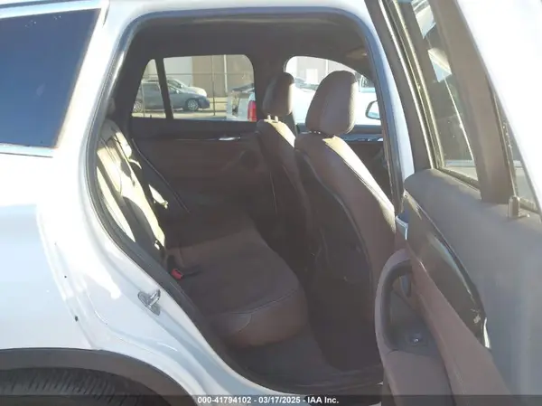 WBXHT3C37GP888249 2016 BMW X1 - Image 8