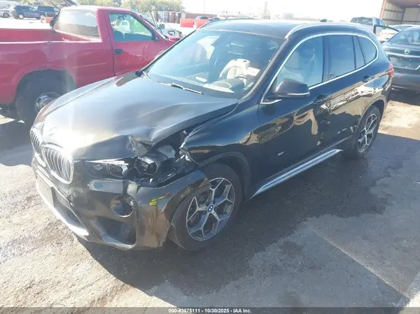 WBXHT3C37GP888686 2016 BMW X1 - Image 2