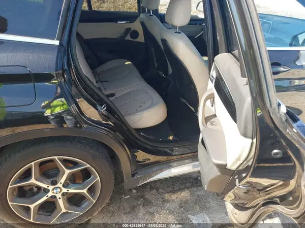 WBXHT3C37GP888848 2016 BMW X1 - Image 8