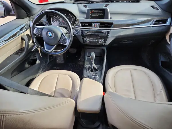 WBXHT3C37H5F70101 2017 BMW X1 - Image 8