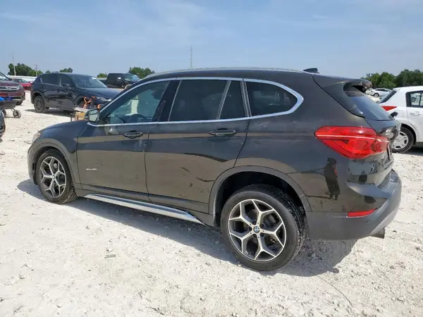 WBXHT3C37H5F71071 2017 BMW X1 - Image 2
