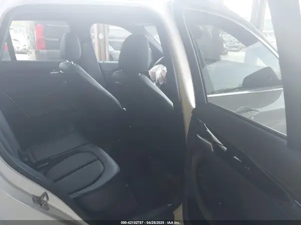WBXHT3C37H5F71264 2017 BMW X1 - Image 8