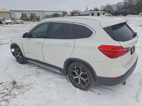 WBXHT3C37H5F76674 2017 BMW X1 - Image 2