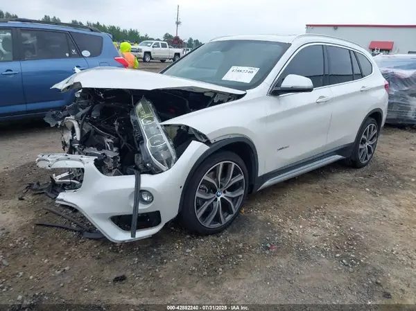 WBXHT3C37H5F79834 2017 BMW X1 - Image 2