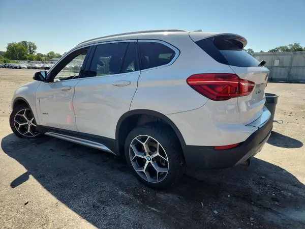 WBXHT3C37H5F80109 2017 BMW X1 - Image 2