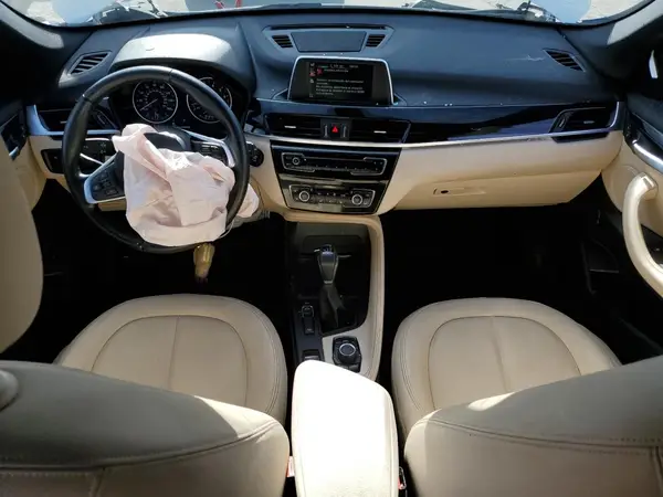 WBXHT3C37H5F81471 2017 BMW X1 - Image 8