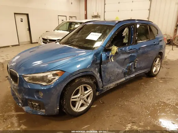 WBXHT3C37H5F81793 2017 BMW X1 - Image 2