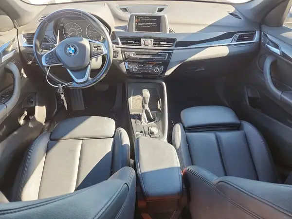 WBXHT3C37H5F82412 2017 BMW X1 - Image 8