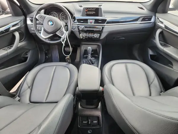 WBXHT3C37H5F84905 2017 BMW X1 - Image 8