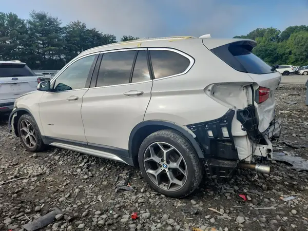 WBXHT3C37H5F85097 2017 BMW X1 - Image 2