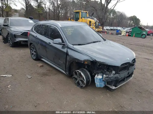 WBXHT3C37H5F86637 2017 BMW X1 - Image 1